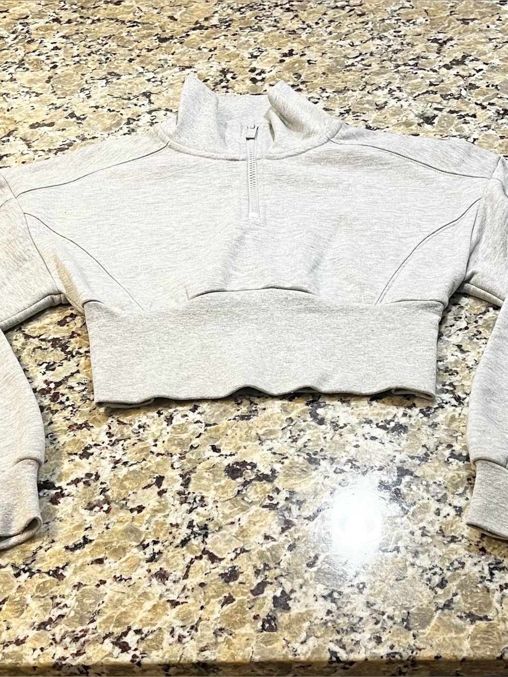 Alo Yoga Vixen Fleece Cropped Half-Zip Sweat Top in Light Gray - Picture 5 of 8